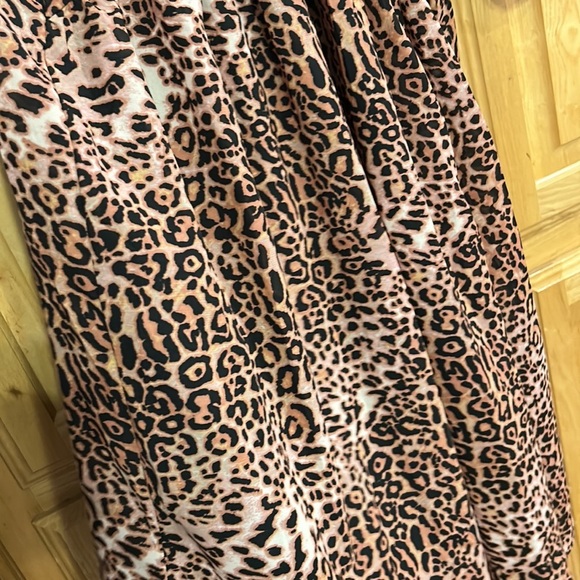 Ranna Gill Leopard Print Long Sleeve Dress - Picture 8 of 14